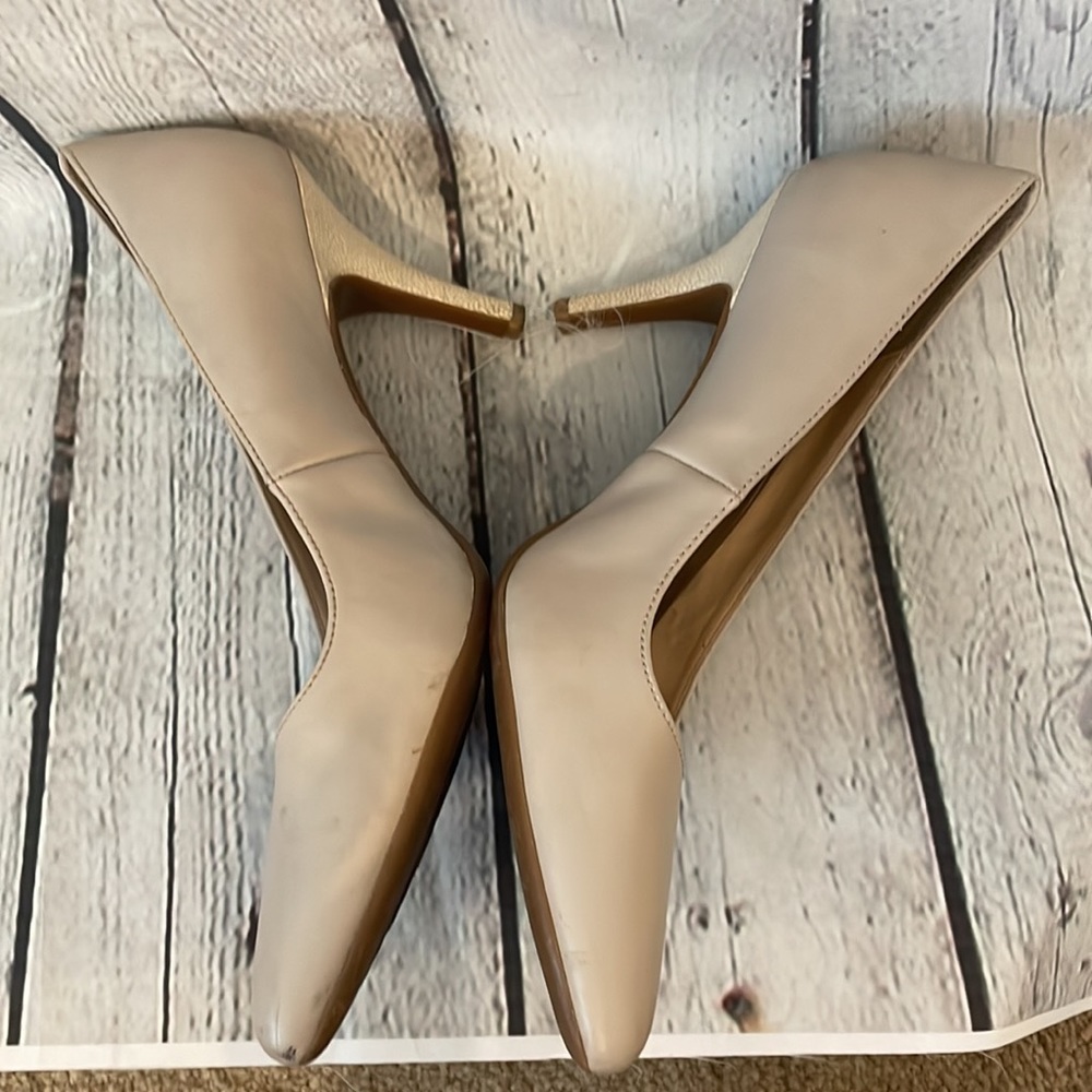 Calvin Klein Pointed Toe pumps - Picture 5 of 9